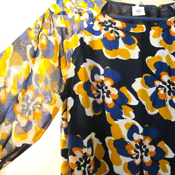 CAbi BOLD FLORAL PEASANT TOP SIZE MEDIUM NAVY/GOLD - Picture 2 of 3